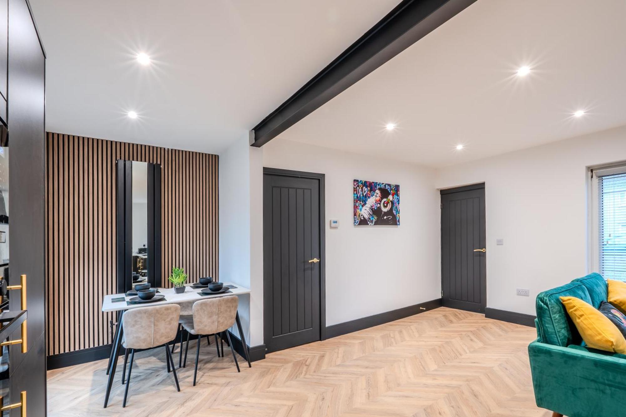 Modern 3Br Home - Private Parking - Tv In Every Bedroom Swansea Exterior photo