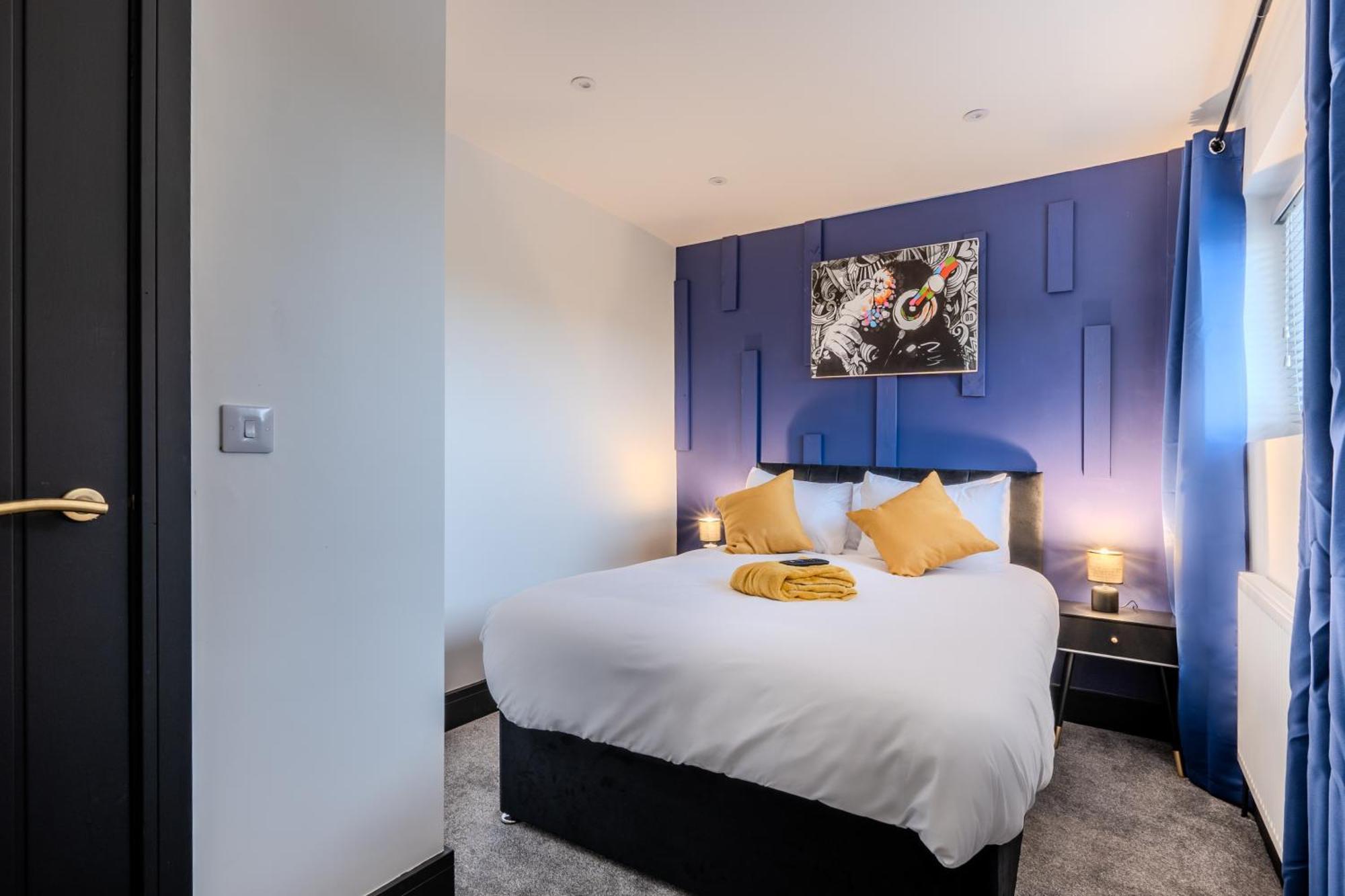 Modern 3Br Home - Private Parking - Tv In Every Bedroom Swansea Exterior photo